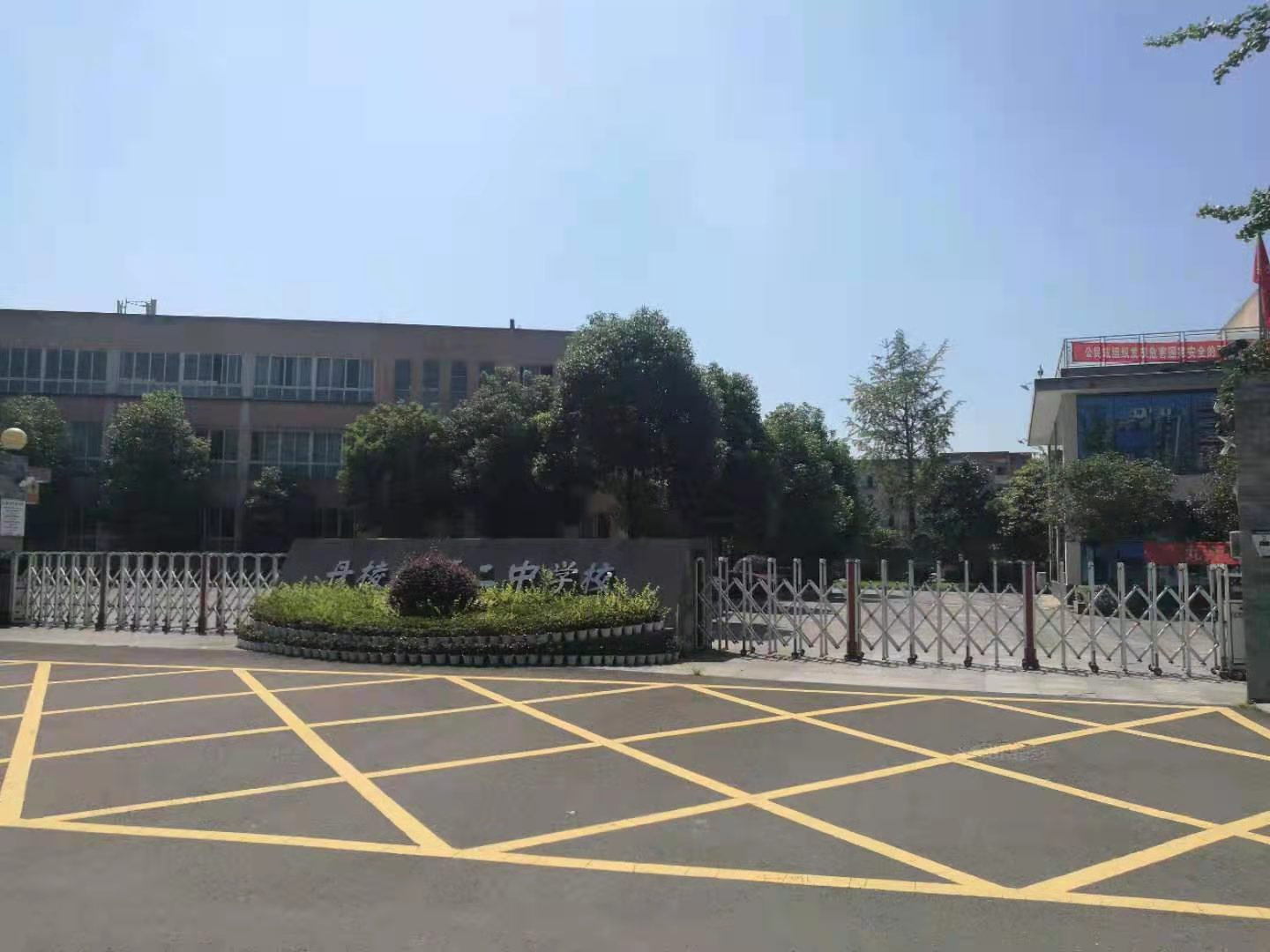 伸縮門、電動門